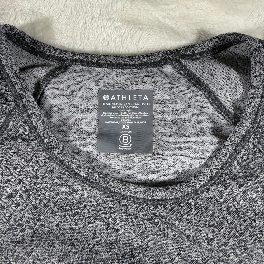 Athleta Momentum Ruched Seamless Gray Heather Short Sleeve Shirt XS 486706-01 - Picture 2 of 6